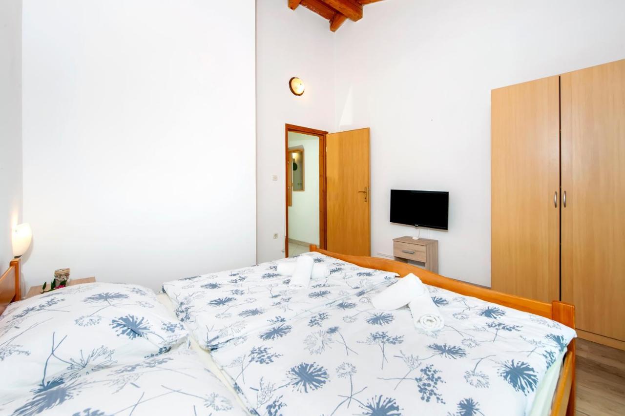 Apartman Near Beach Pelagic Sea View Rovinj Exterior photo